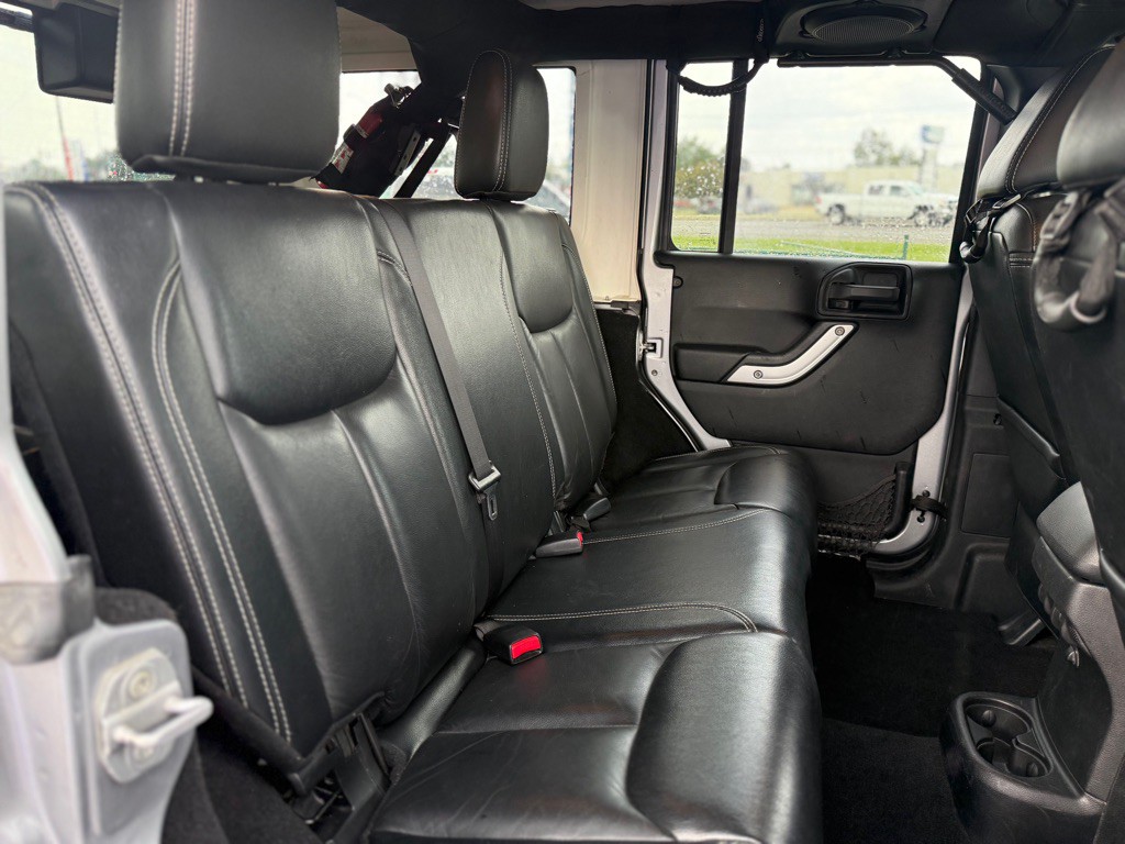 2013 Jeep Wrangler Unlimited Image 15