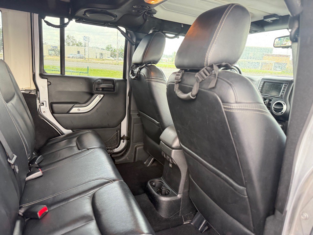 2013 Jeep Wrangler Unlimited Image 16