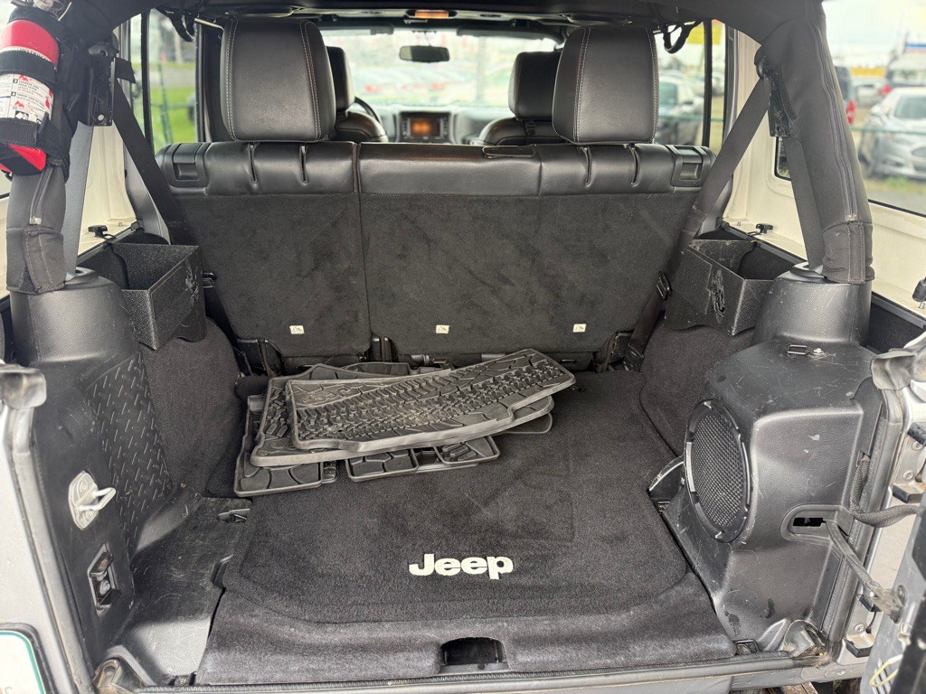 2013 Jeep Wrangler Unlimited Image 17