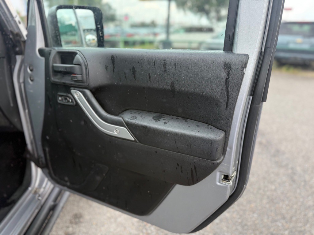 2013 Jeep Wrangler Unlimited Image 18