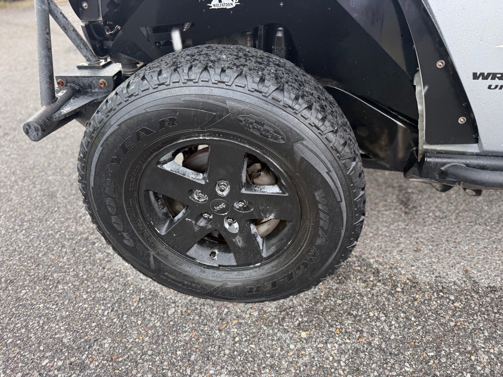 2013 Jeep Wrangler Unlimited Image 25