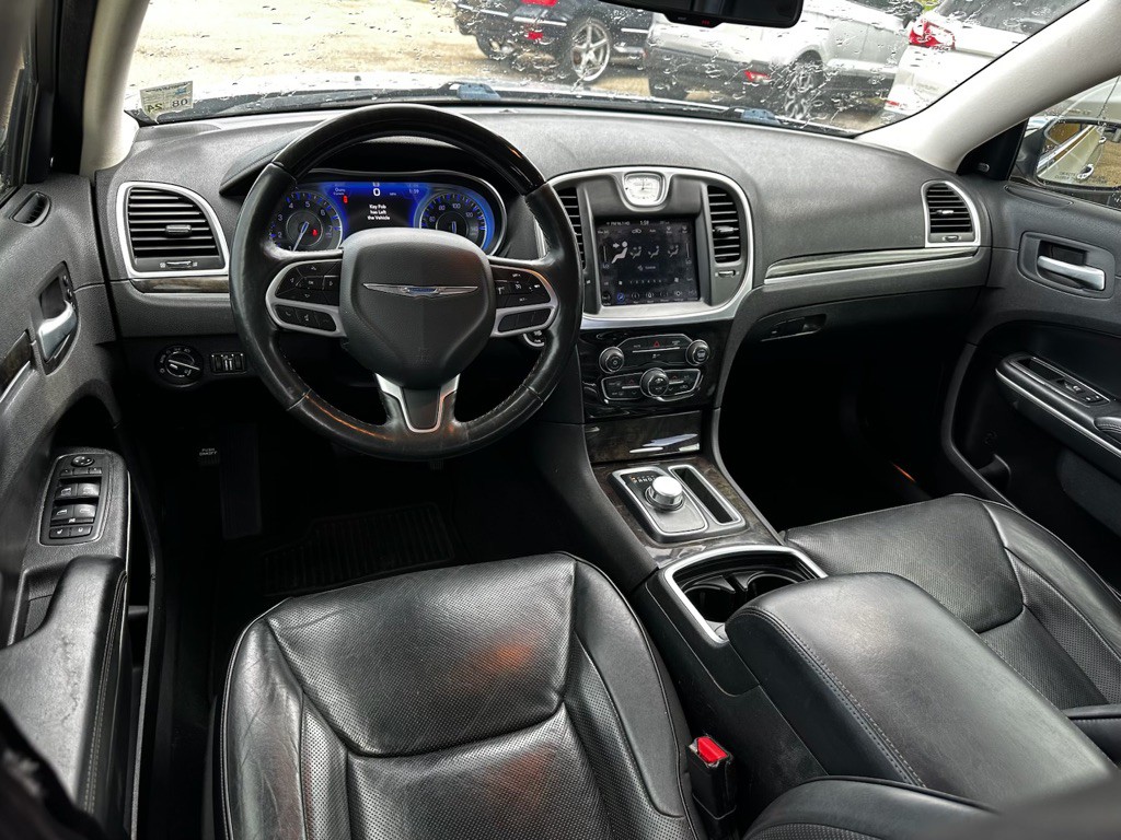 2020 Chrysler 300 Image 11