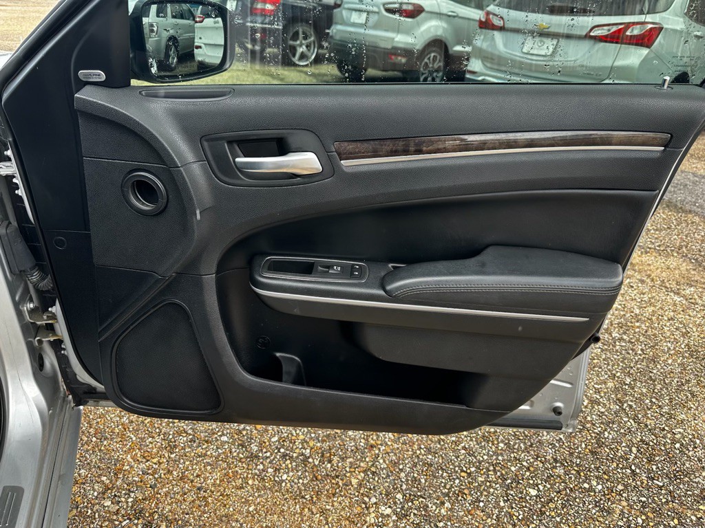 2020 Chrysler 300 Image 14