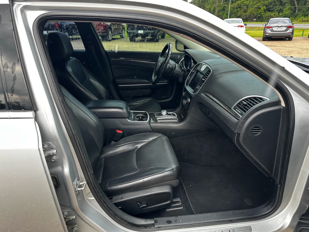 2020 Chrysler 300 Image 15