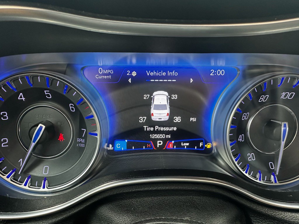 2020 Chrysler 300 Image 18