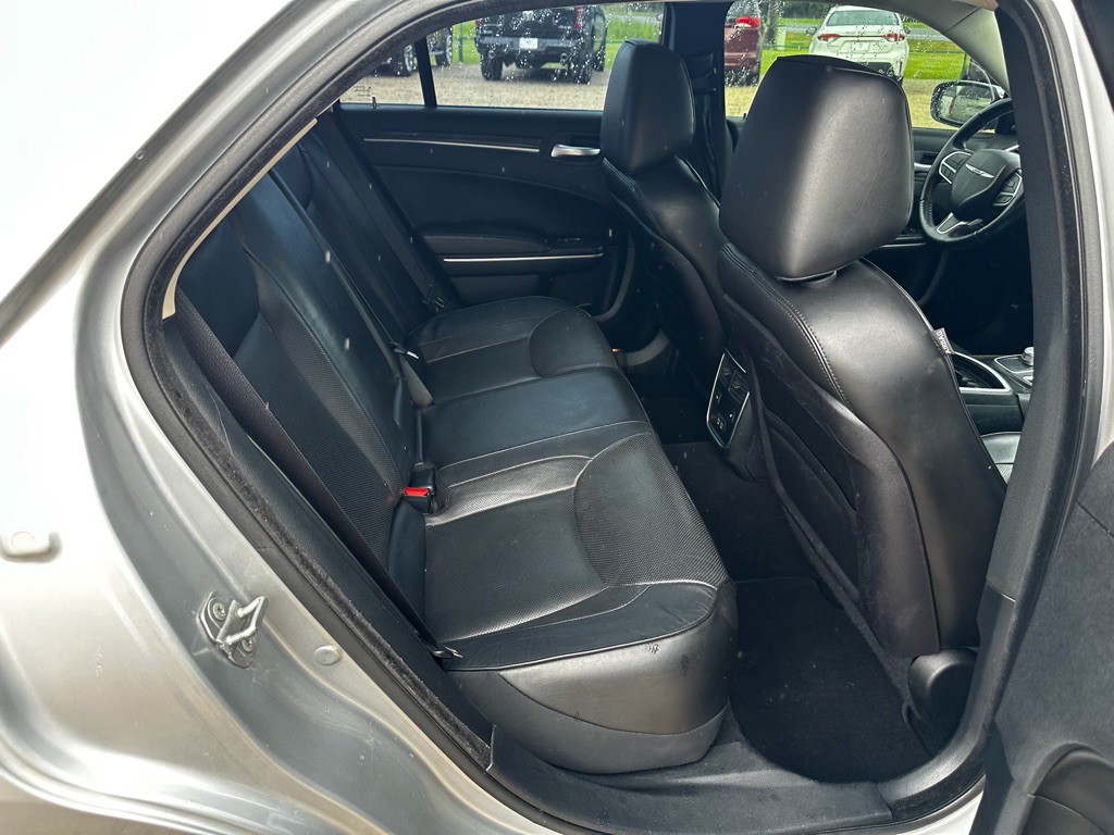 2020 Chrysler 300 Image 35