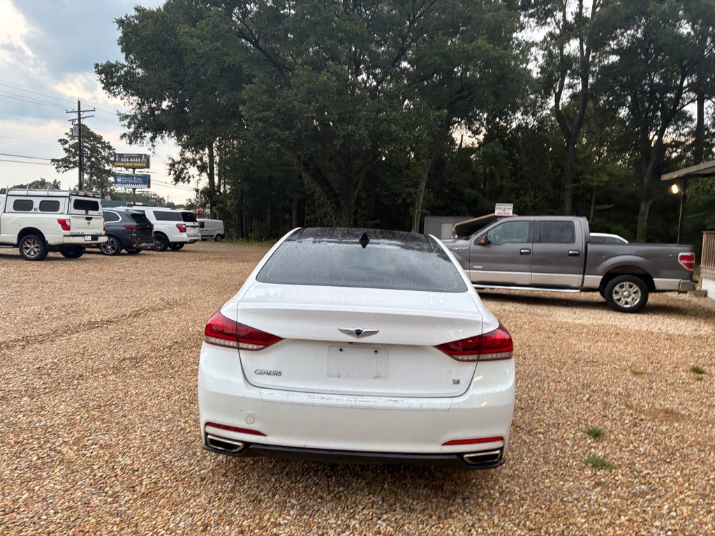 2015 Hyundai Genesis Image 6