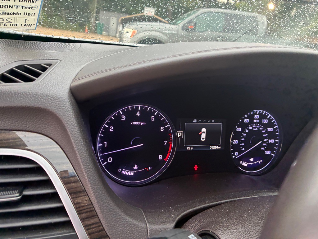 2015 Hyundai Genesis Image 11