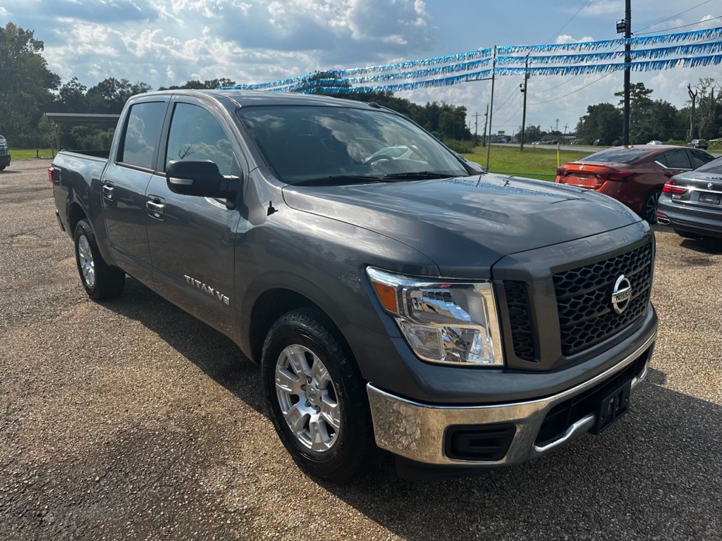 2019 Nissan Titan Image 3