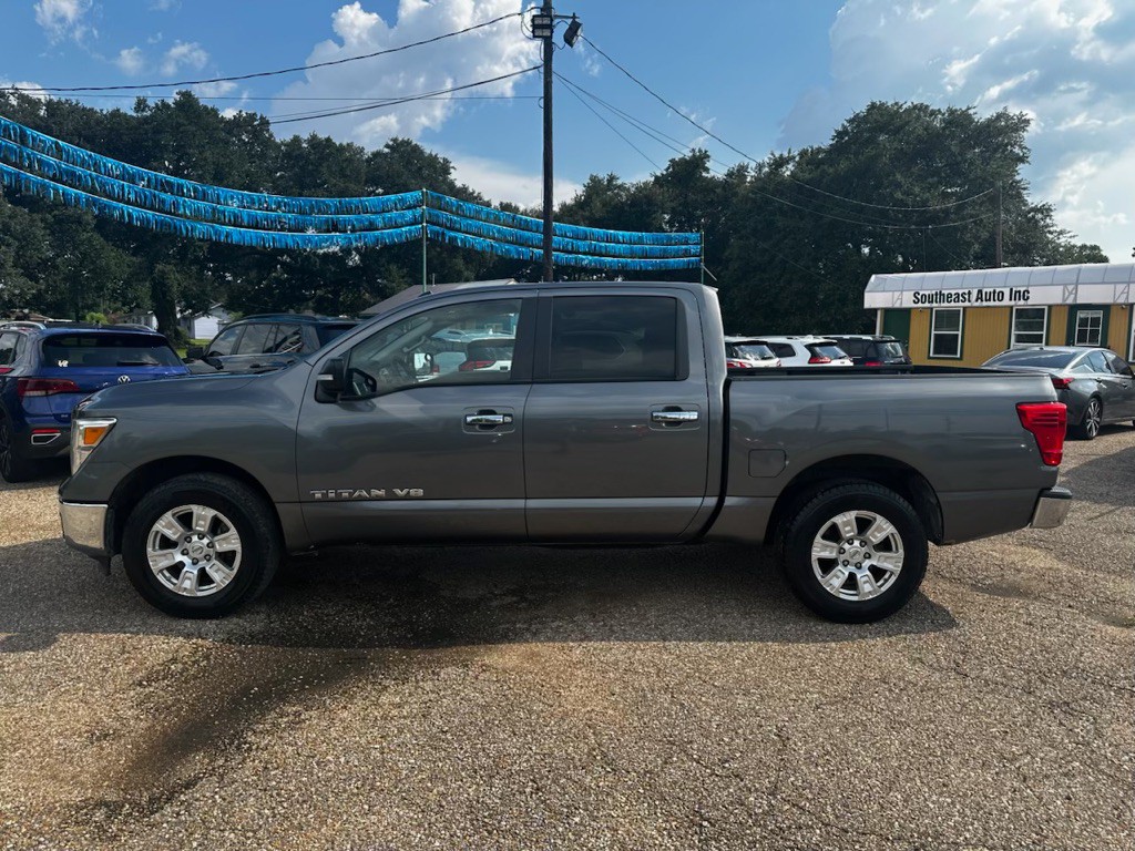 2019 Nissan Titan Image 8
