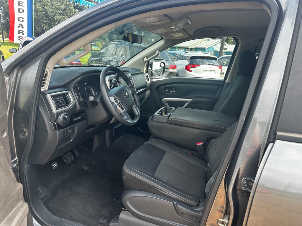 2019 Nissan Titan Image 10