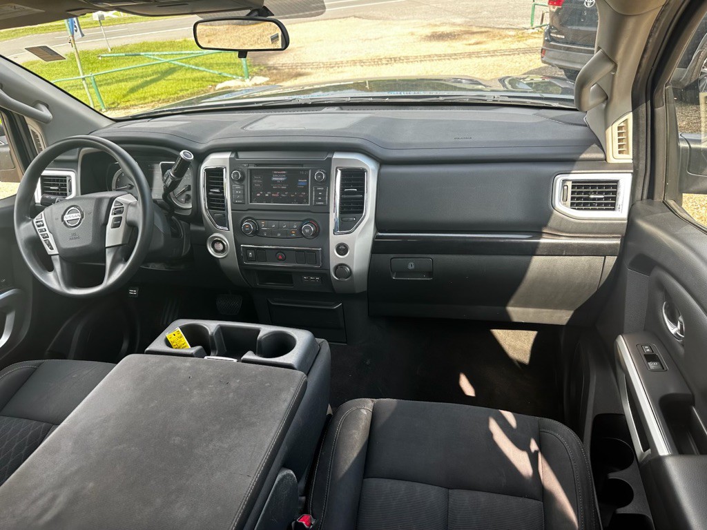 2019 Nissan Titan Image 15
