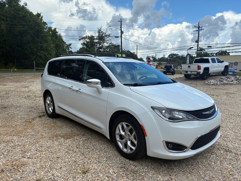 2020 Chrysler Pacifica Image 3