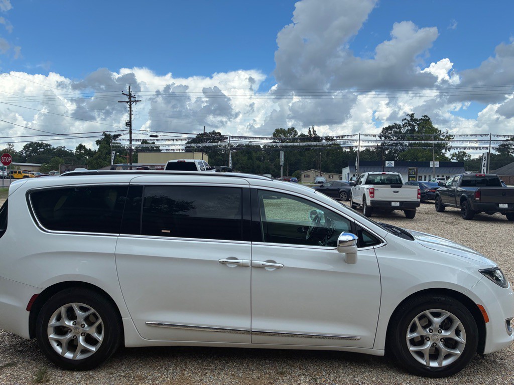 2020 Chrysler Pacifica Image 4