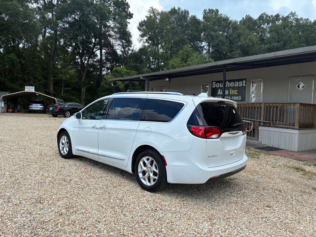 2020 Chrysler Pacifica Image 6