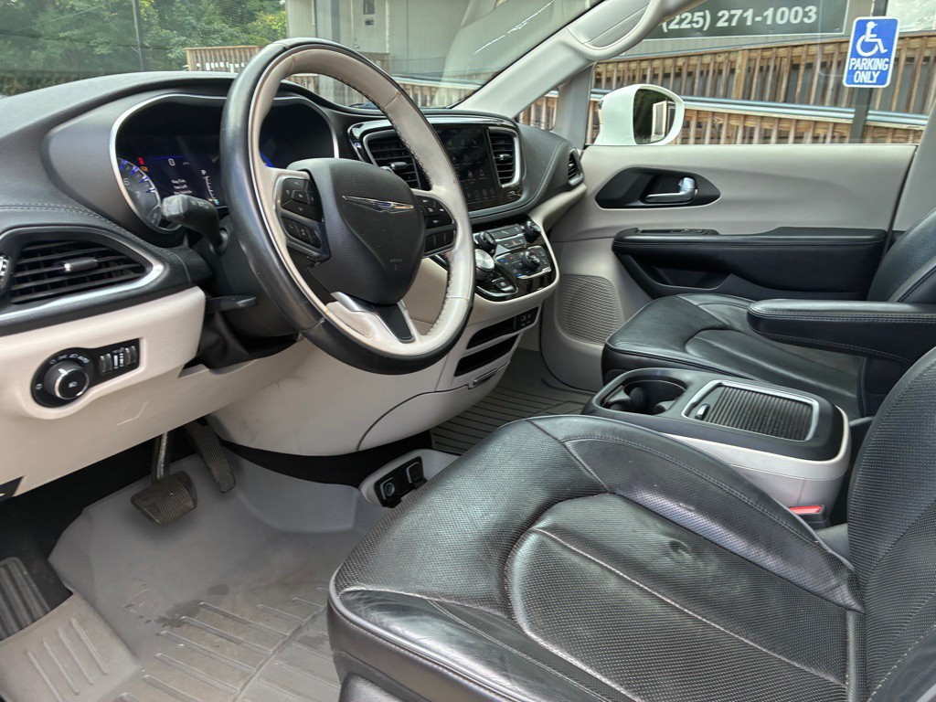 2020 Chrysler Pacifica Image 8