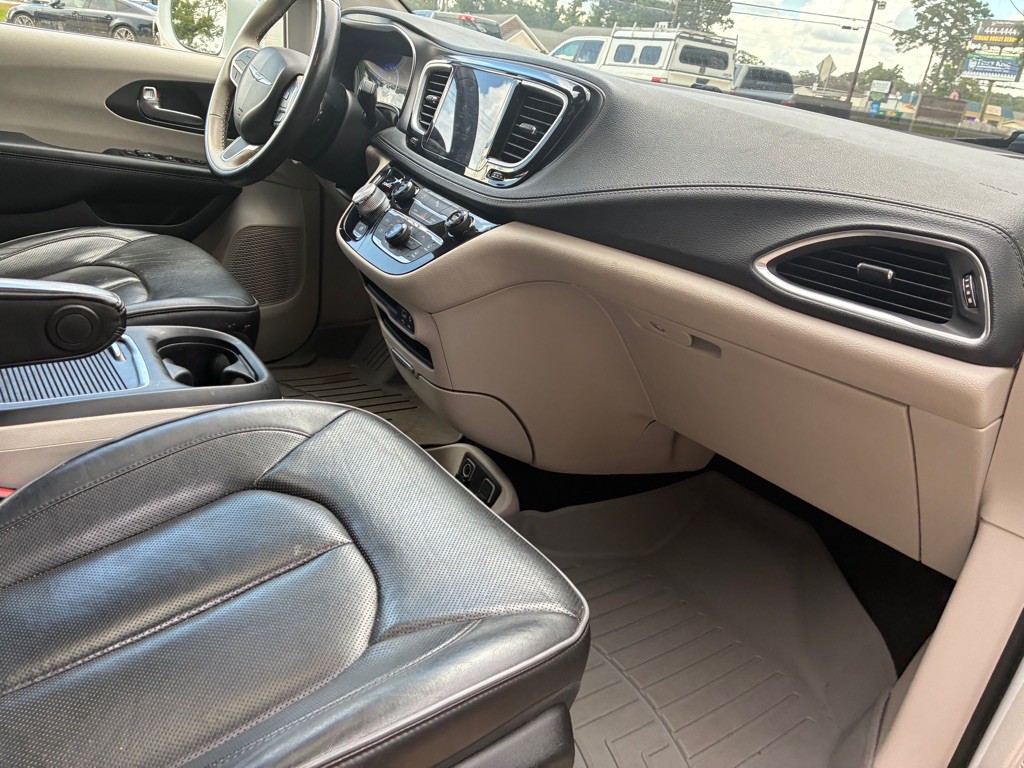 2020 Chrysler Pacifica Image 21