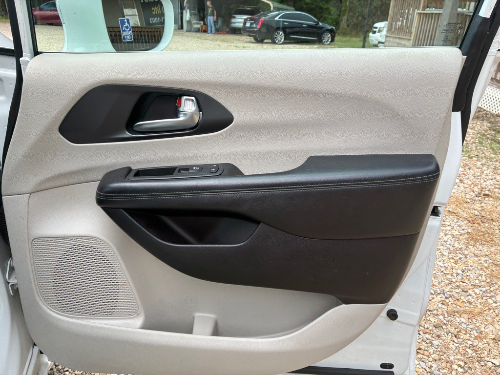 2020 Chrysler Pacifica Image 22