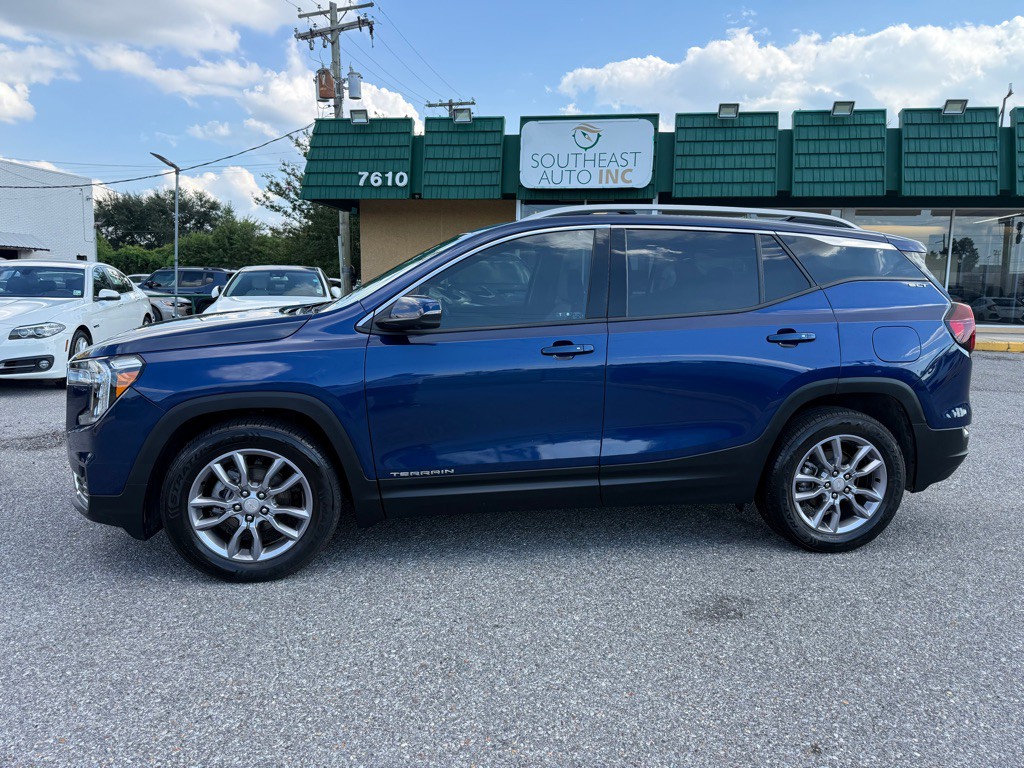 2022 GMC Terrain Image 9