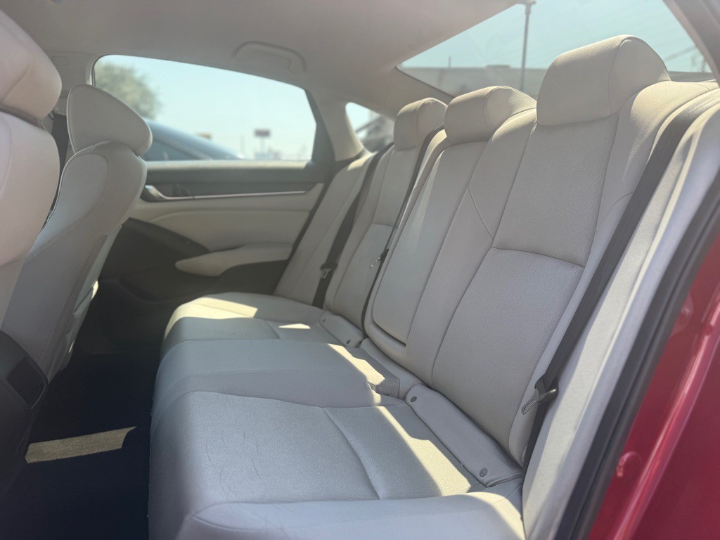 2018 Honda Accord Image 11