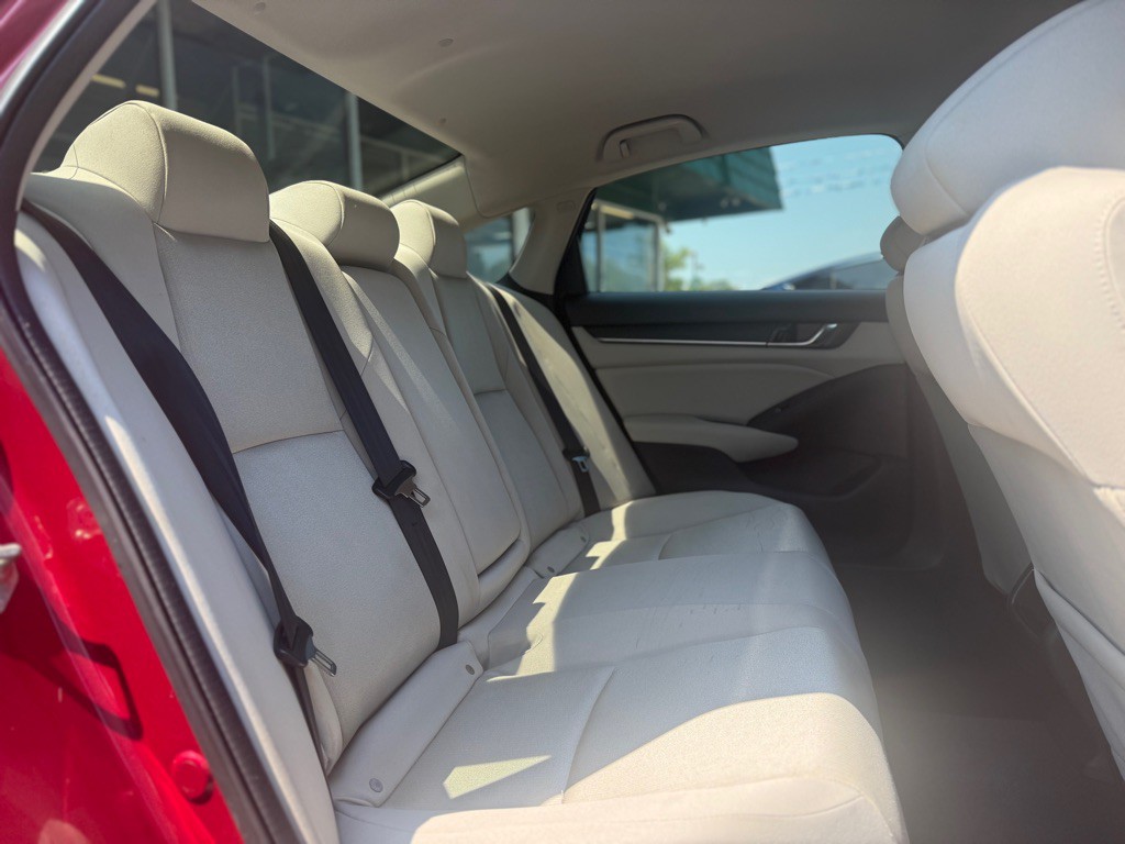 2018 Honda Accord Image 15