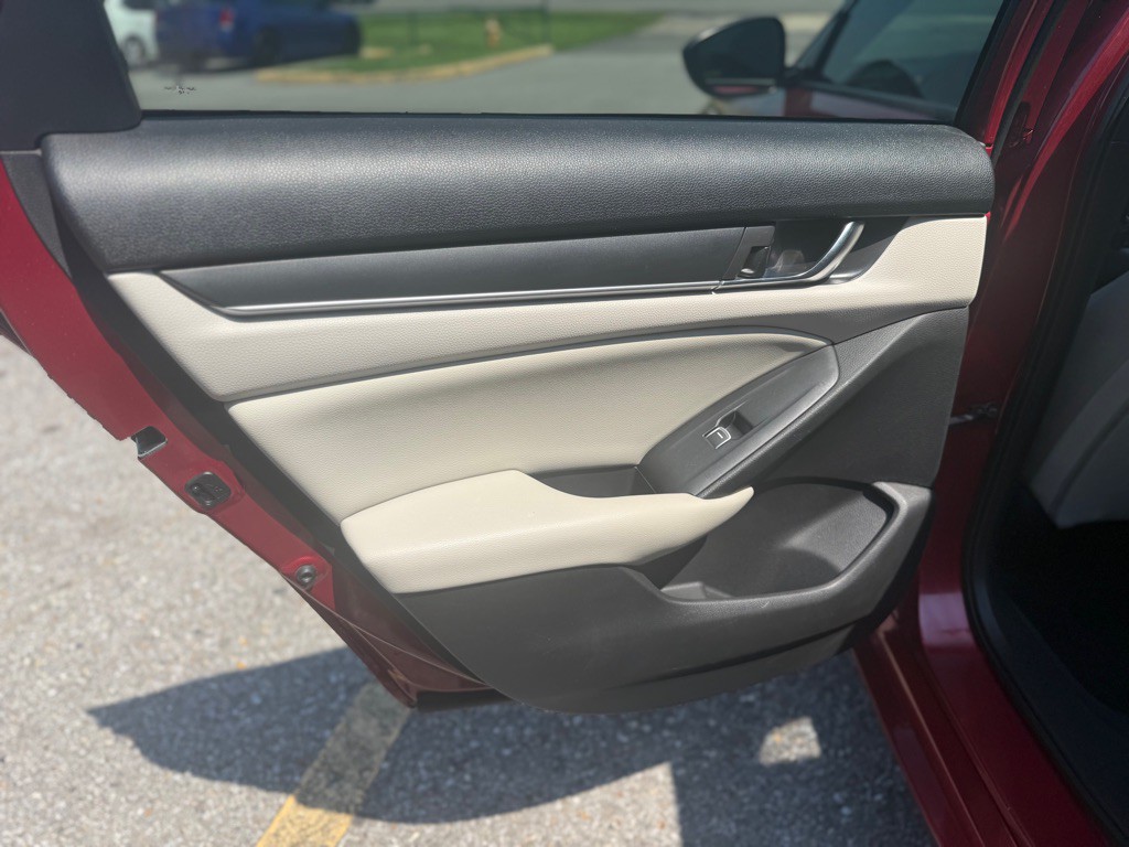 2018 Honda Accord Image 19
