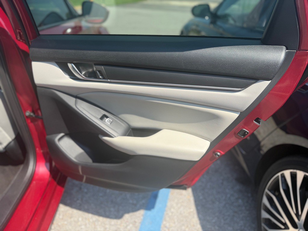 2018 Honda Accord Image 20