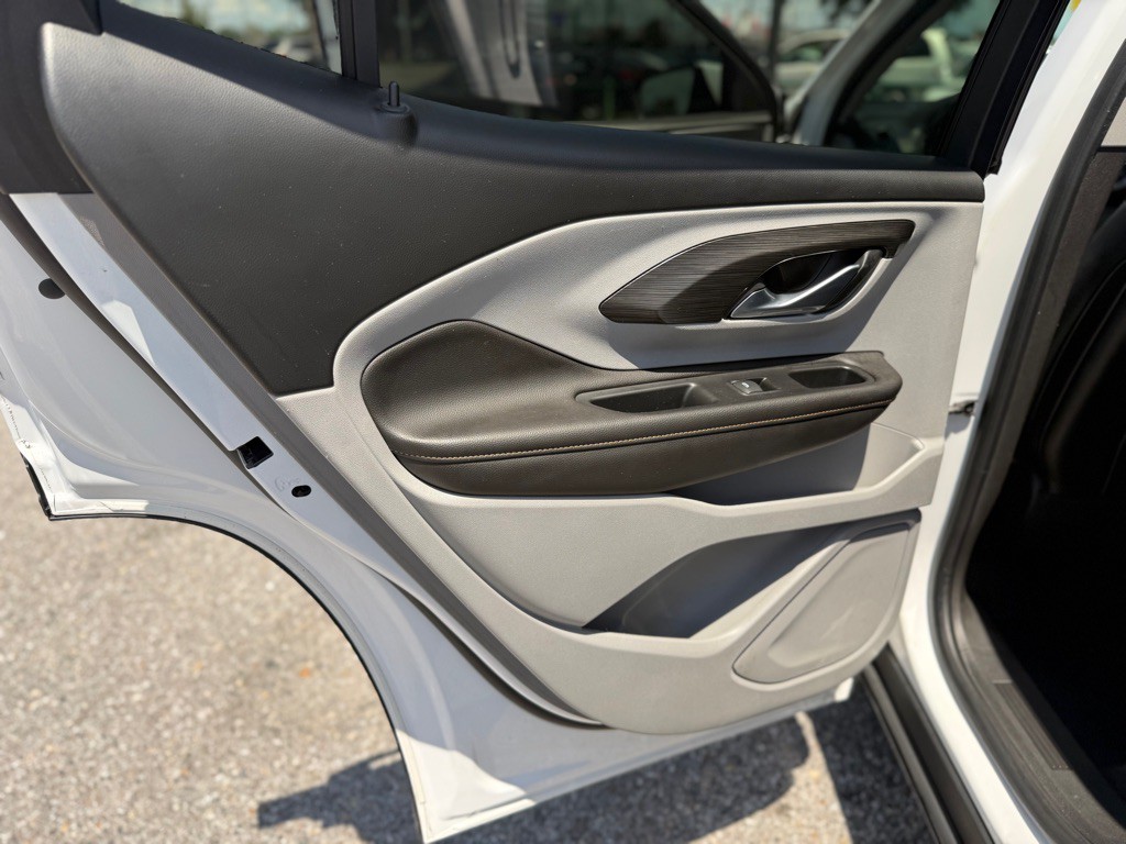 2020 GMC Terrain Image 25