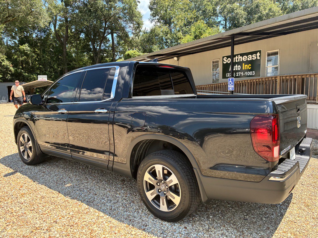 2019 Honda Ridgeline Image 7