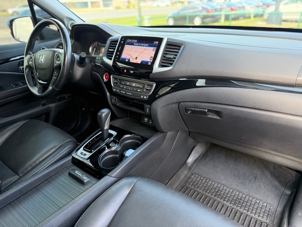 2019 Honda Ridgeline Image 17