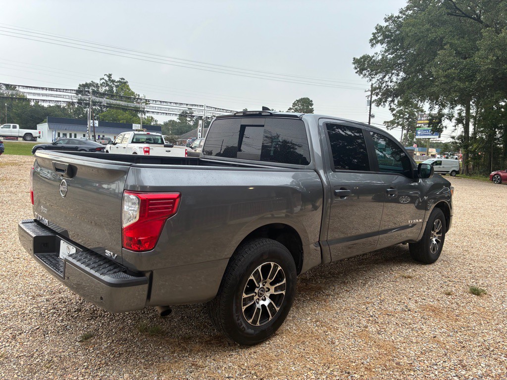 2023 Nissan Titan Image 5