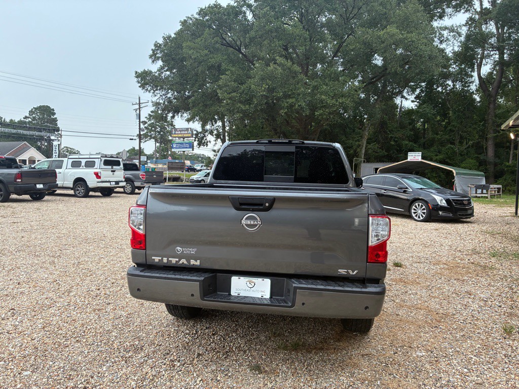 2023 Nissan Titan Image 6