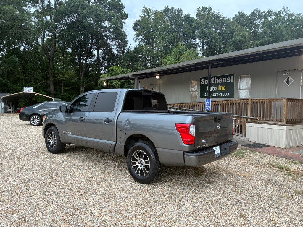 2023 Nissan Titan Image 7