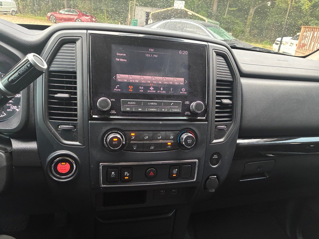 2023 Nissan Titan Image 13