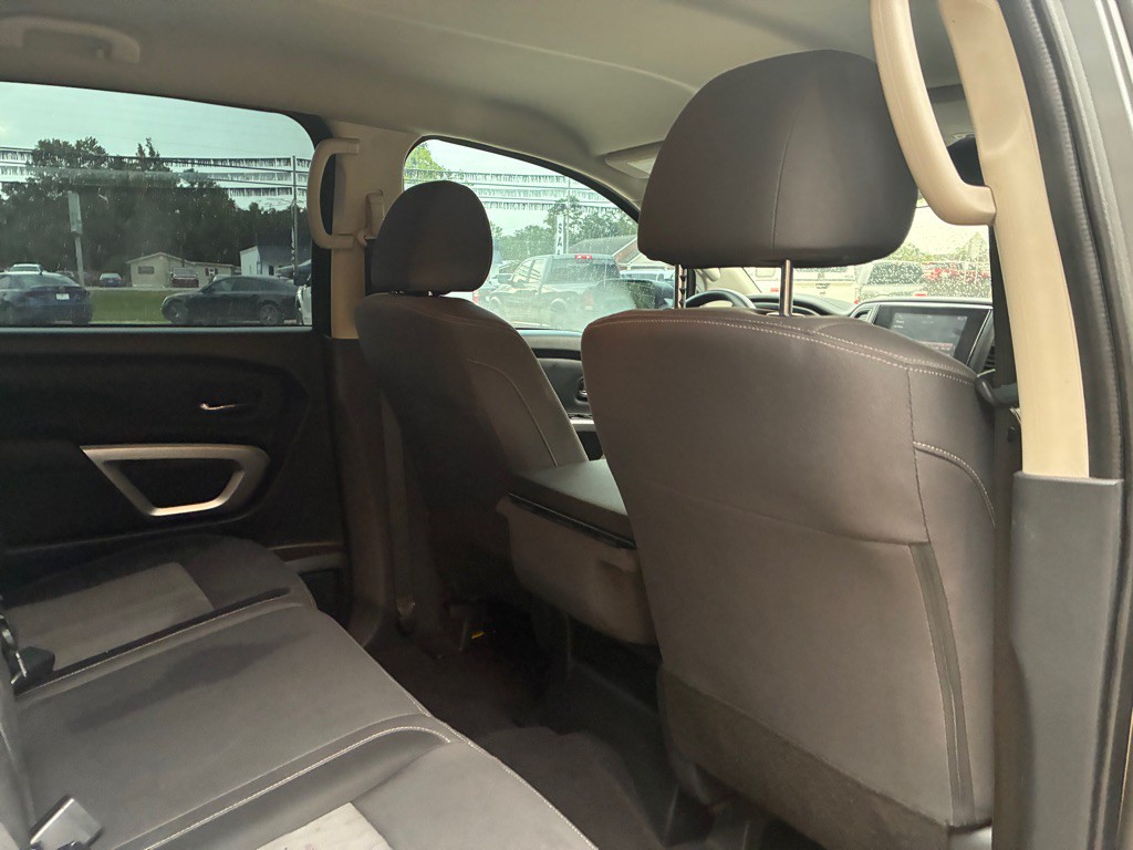 2023 Nissan Titan Image 18