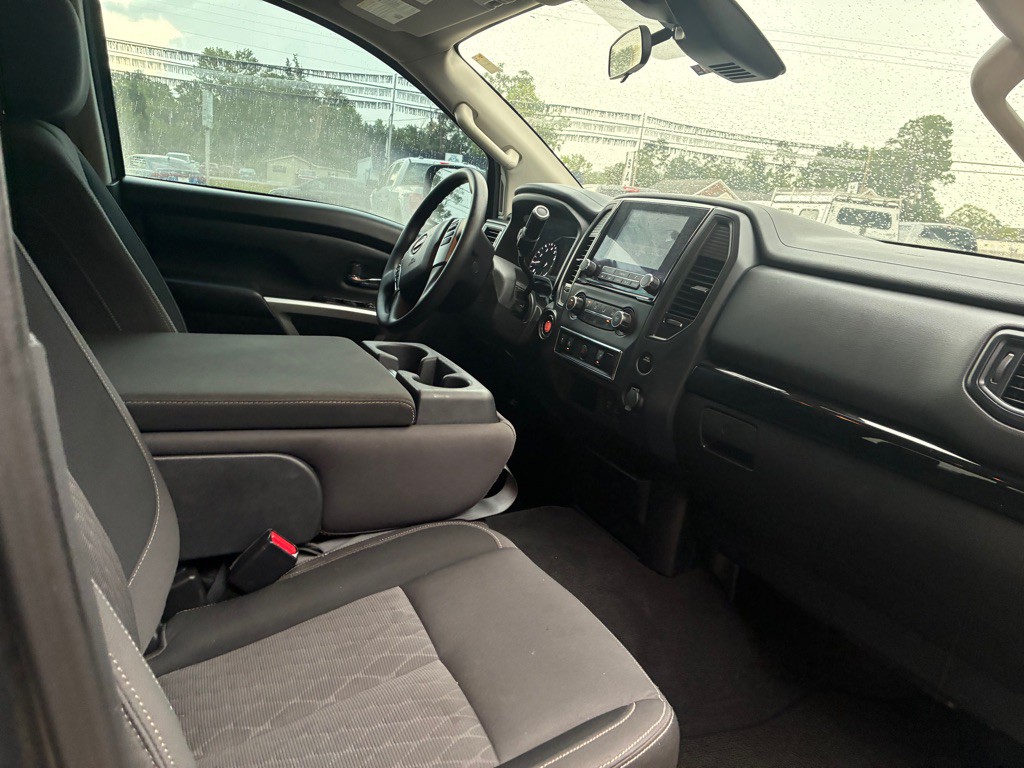 2023 Nissan Titan Image 20