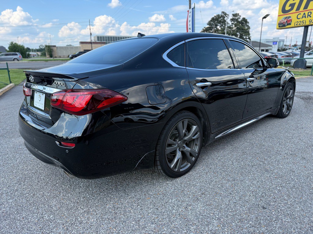 2016 INFINITI Q70 Image 5