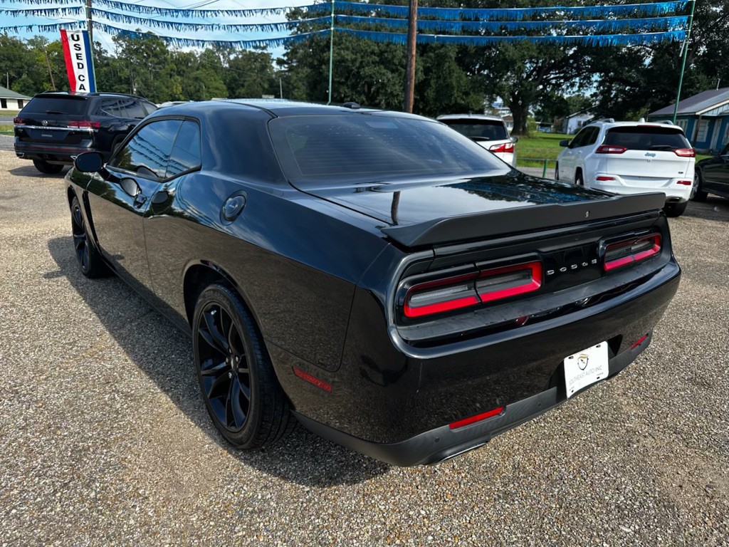 2018 Dodge Challenger Image 9
