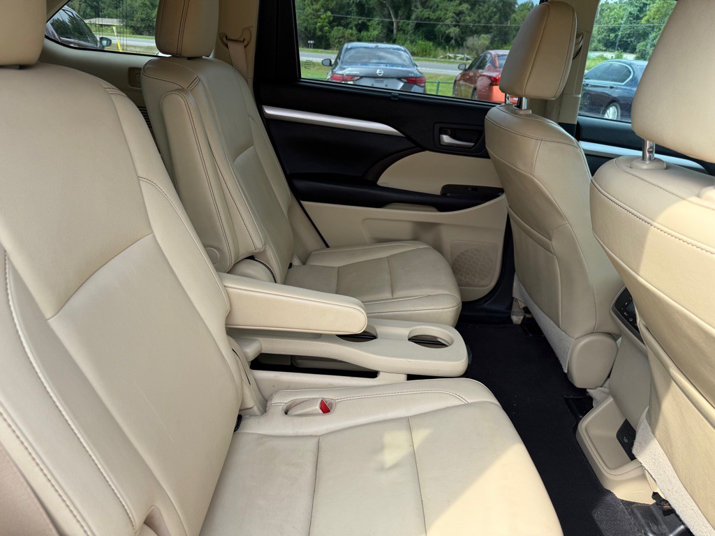 2019 Toyota Highlander Image 11