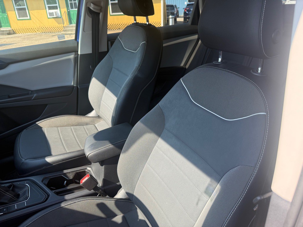 2023 Volkswagen Taos Image 6