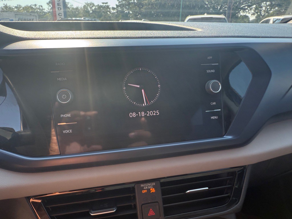 2023 Volkswagen Taos Image 8