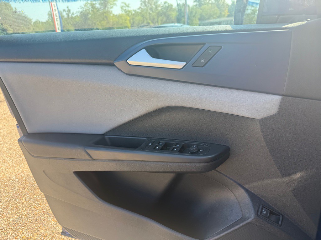 2023 Volkswagen Taos Image 10