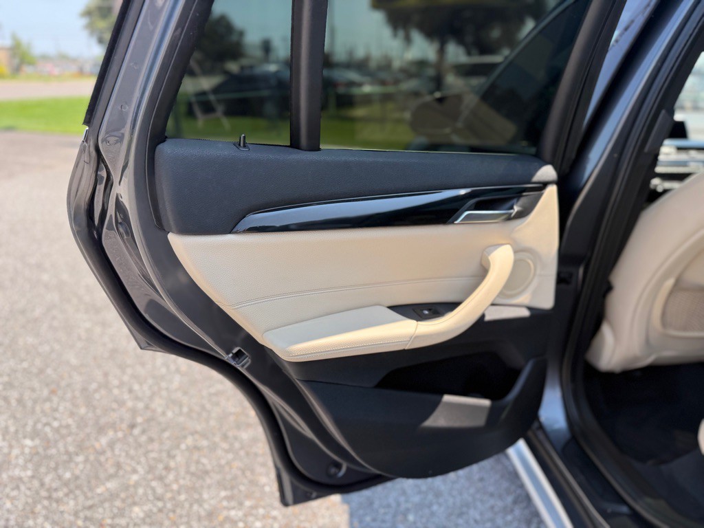 2018 BMW X1 Image 19