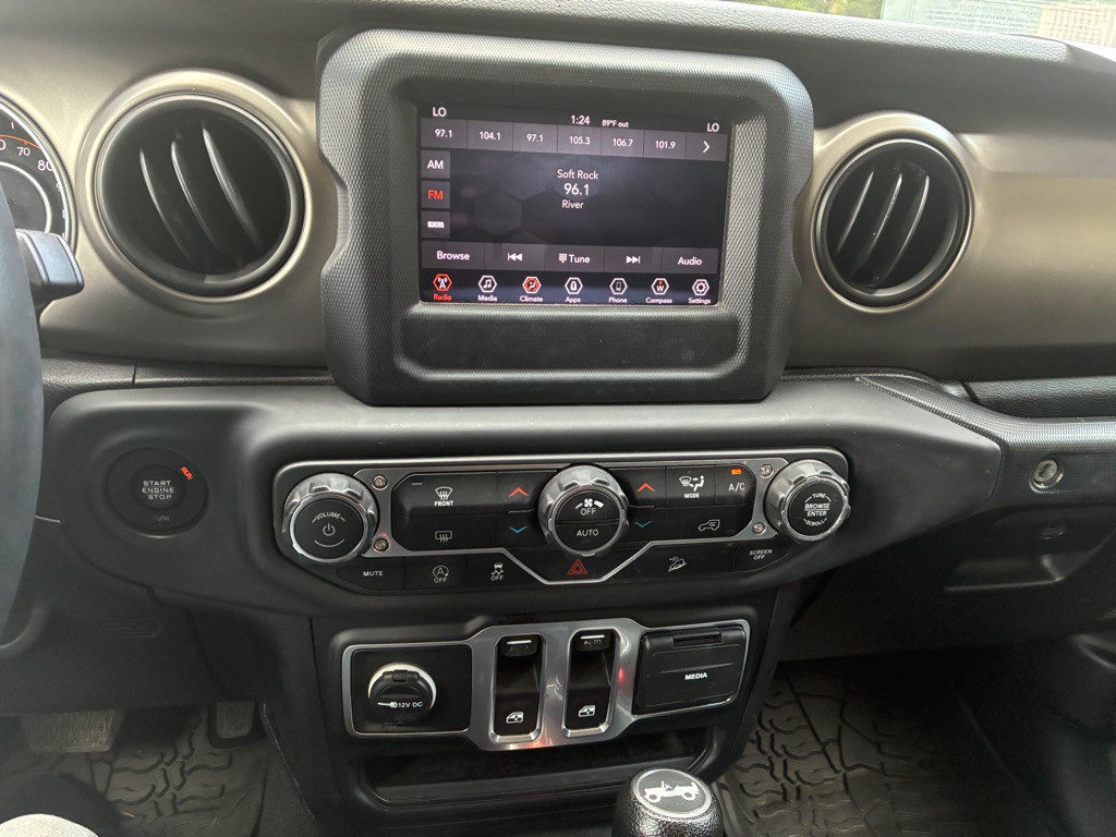 2019 Jeep Wrangler Image 12