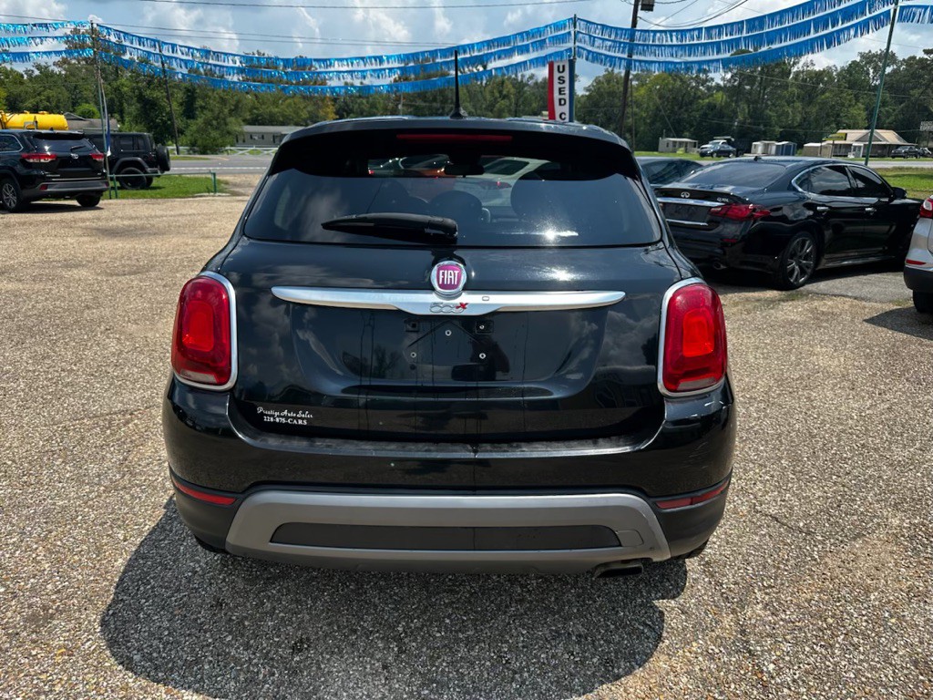 2017 FIAT 500 Image 6
