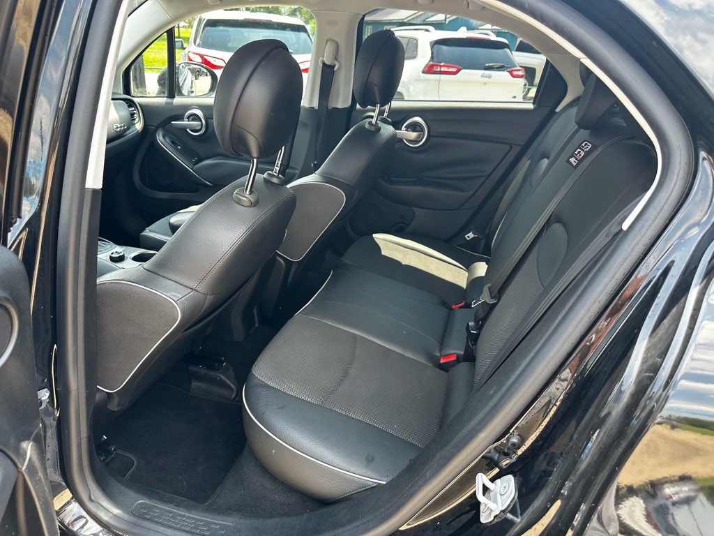 2017 FIAT 500 Image 14