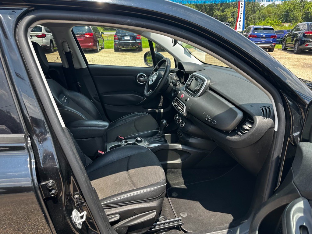 2017 FIAT 500 Image 16