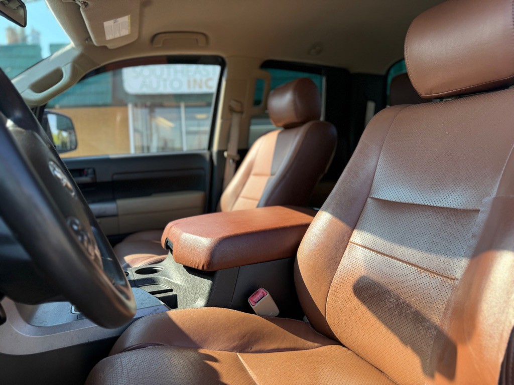 2010 Toyota Tundra Image 12