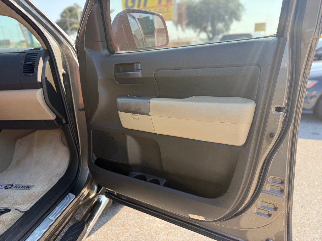 2010 Toyota Tundra Image 21