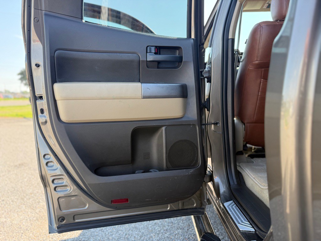 2010 Toyota Tundra Image 22